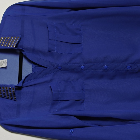 TOSKA Sheer Blue Long Sleeve Studded Collar Button Up Size Small - Picture 9 of 16